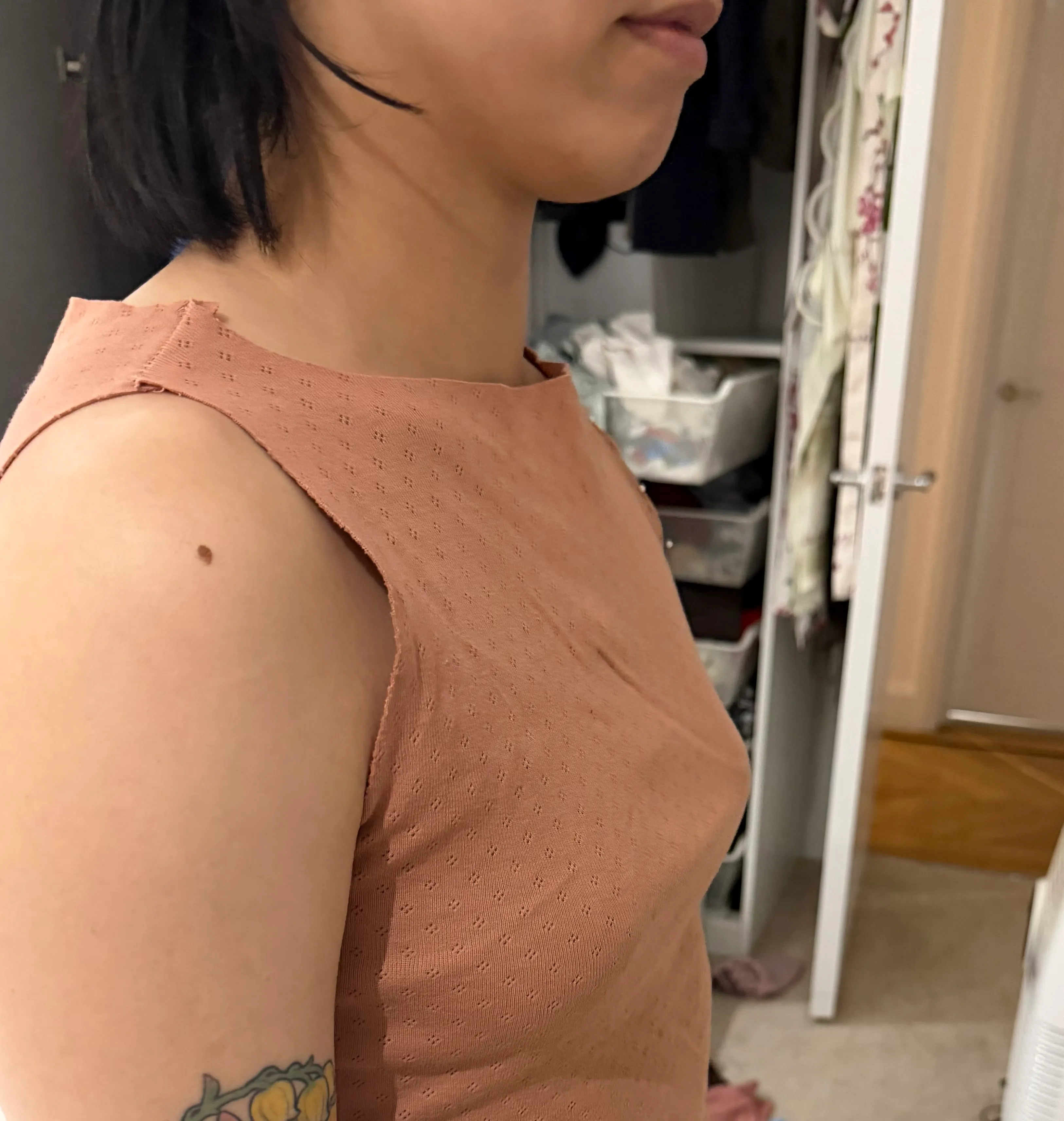 side view of the raw edge (without armhole changes)