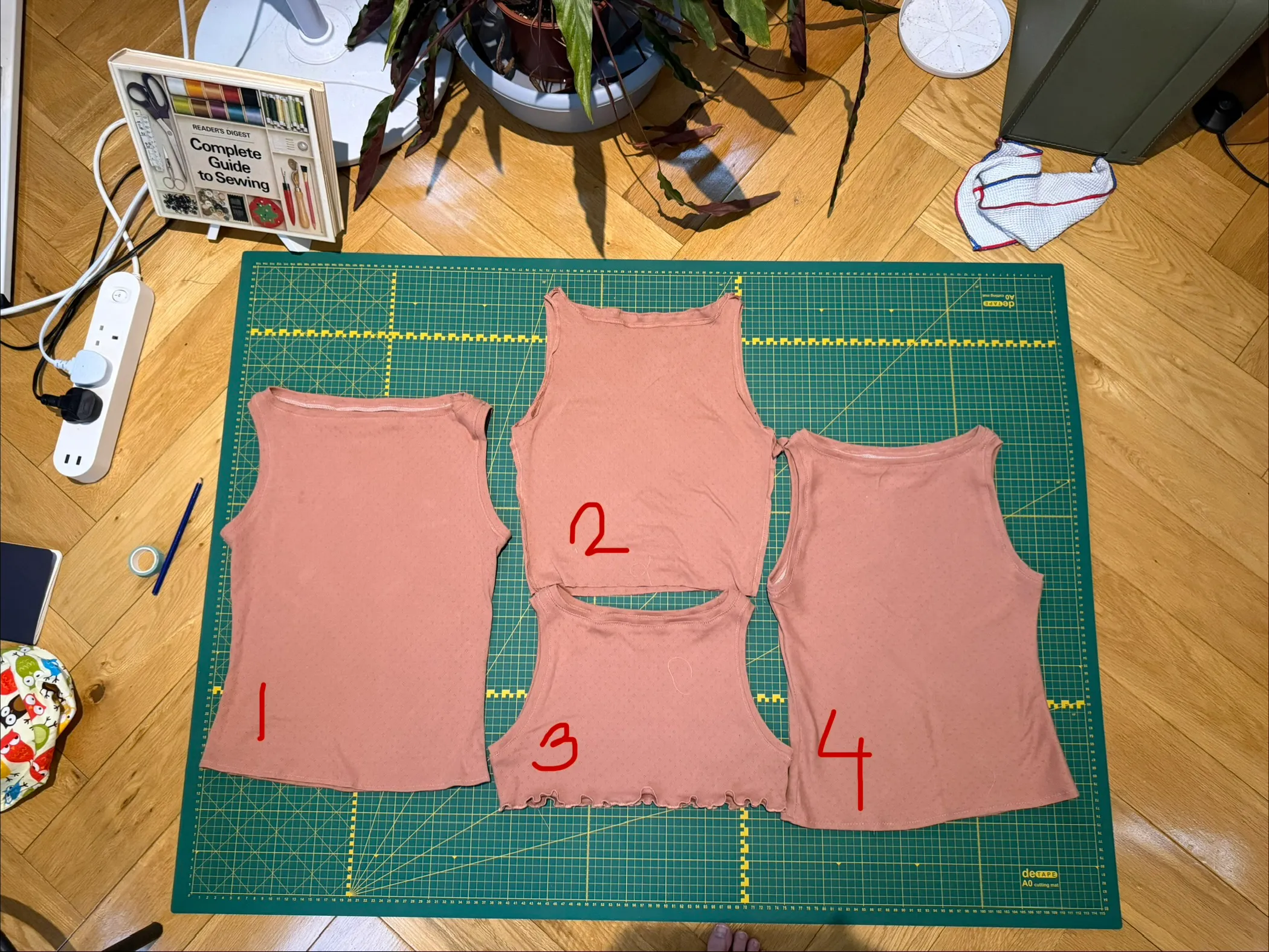 top view of the 4 honeygirl fit versions with numbered labels